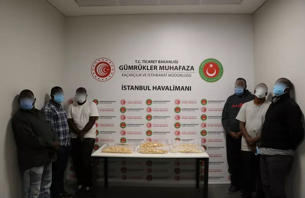 İstanbul Havalimanı’nda uyuşturucu operasyonu: 11 kilo kokain ele geçirildi!