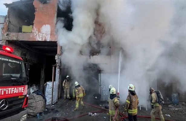 İstanbul’da işyerinde yangın