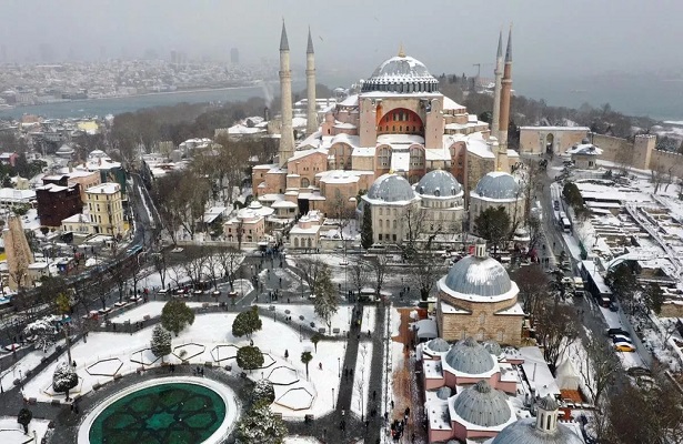 İstanbul’da bu gece ve yarın için yoğun kar yağışı uyarısı