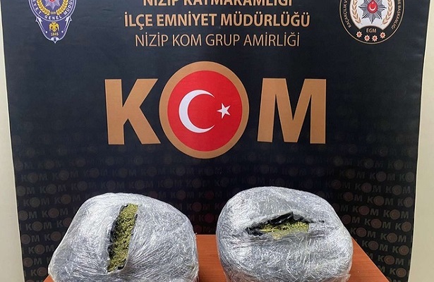 Gaziantep’te durdurulan araçta 10 kilo 500 gram esrar ele geçirildi