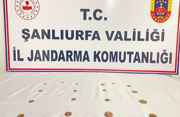 Jandarma ekiplerine tarihi eser satmak isterken yakalandı