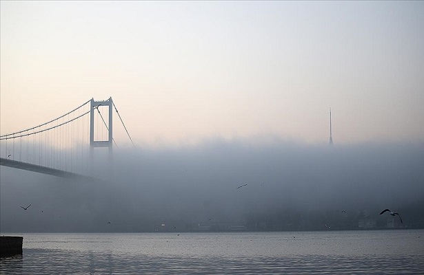 İstanbul Boğazı’nda gemi trafiği askıya alındı