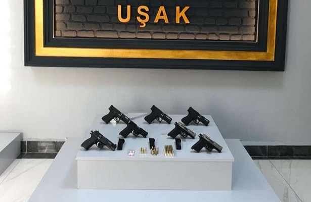 Uşak’ta silah kaçakçılarına operasyon