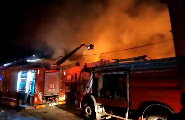 İstanbul’da geri dönüşüm tesisinde yangın