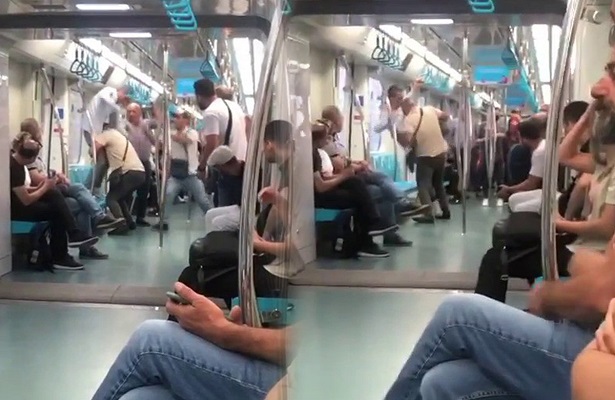 Marmaray’da Güreşir Gibi Kavga Ettiler!