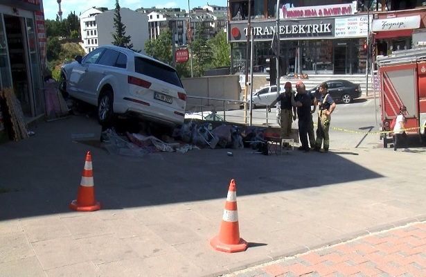 Kaldırıma çıkan şoför, gelin-kaynanayı ezdi: 1 ölü