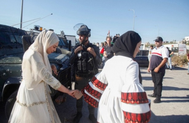 ome-Dünyaİsrail polisi 150 kişilik ekiple düğünü bastı: Filistinli gelini alıp götürdüler