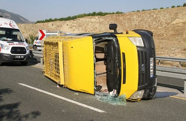 Elazığ’da düğün dönüşü kaza: 14 yaralı