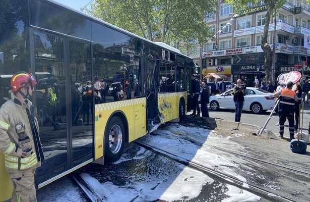 Güngören’de İETT otobüsü tramvay hattına girdi, kaza yaptı!