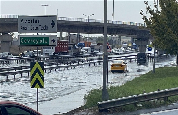 İstanbul’un bazı ilçelerinde gök gürültülü sağanak etkili oluyor