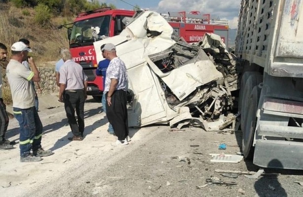 Adana’da feci kaza: 3 kişi hayatını kaybetti!