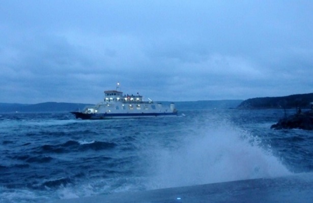 İstanbul’da deniz ulaşımına fırtına engeli