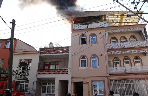 Gözleme yapılan terasta yangın