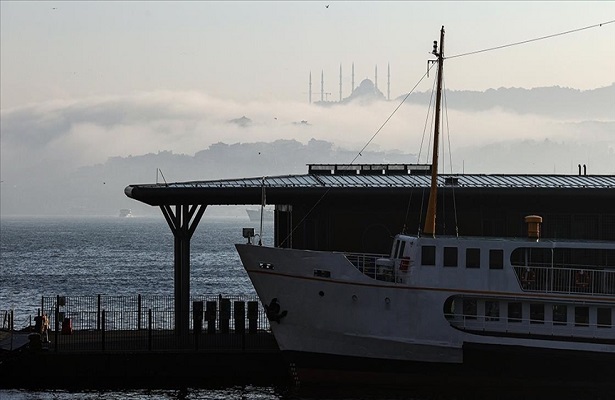 İstanbul’da deniz ulaşımına hava muhalefeti engeli