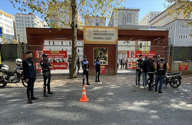 İstanbul’da okul çevrelerinde polis denetimleri sıklaştırıldı