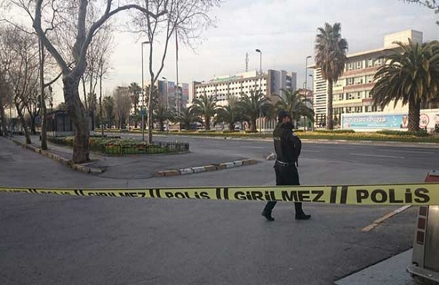 Polis “kaçan şüphelilere” ateş açtı, yolda yürüyen genç öldü