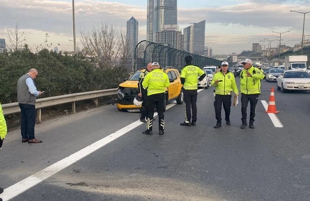 Seyrantepe TEM Otoyolu’nda feci kaza: 1 ölü, 1 ağır yaralı