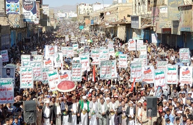 Yemen Halkı Kuran’a Sahip Çıktı