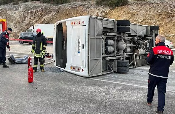 Denizli’de midibüs devrildi: 2 ölü, 15 yaralı