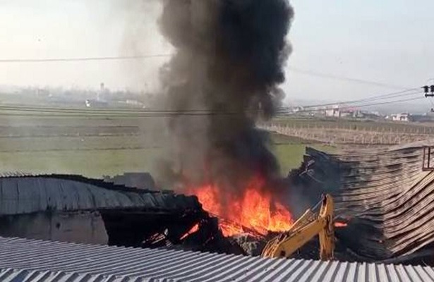 Diyarbakır’da fabrika yangını