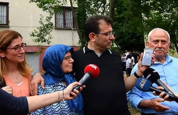 İmamoğlu,Anne ve Babasıyla Umreye Gidiyor