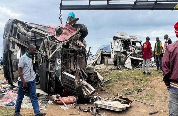 Tanzanya’da otobüs ve kamyon çarpıştı: 12 ölü 63 yaralı