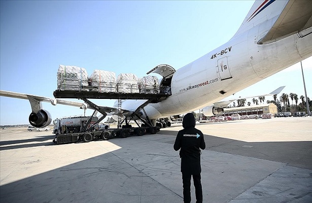 Azerbaycan’ın insani yardımlarını taşıyan 2 kargo uçağı İncirlik Üssü’ne ulaştı