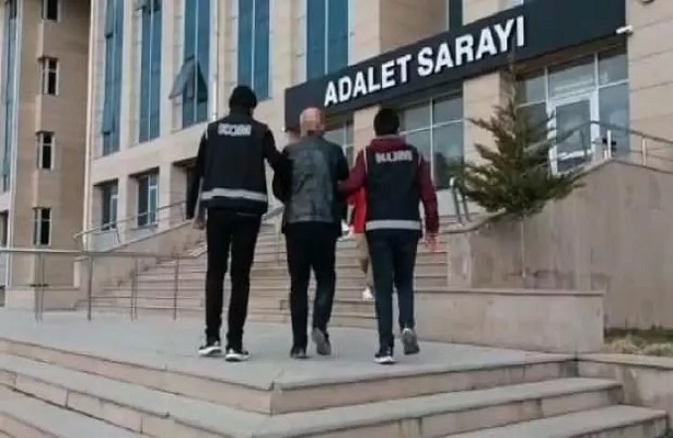 Adıyaman’da yıkılan sitenin müteahhidi İran’a kaçarken yakalandı