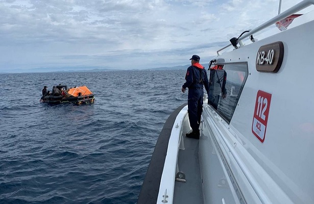 İzmir ve Muğla açıklarında düzensiz göçmen hareketliği