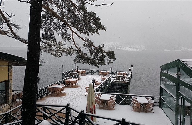 Bolu ve Düzce’de nisan sonunda da kar etkisini gösterdi