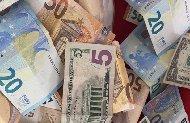 Piyasalarda rekor serisi devam ediyor: Euro tarihi zirvesini gördü