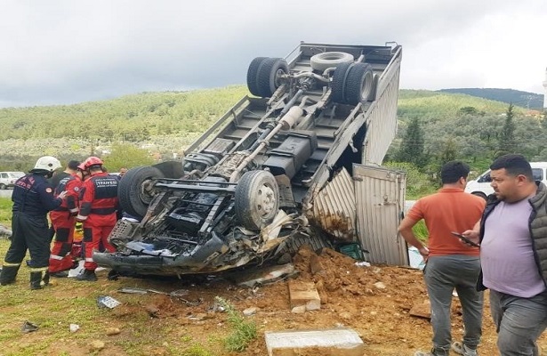 Milas’ta feci kaza: 1’i ağır 2 yaralı