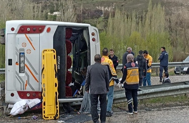 Sivas’ta Midibüs Devrildi: 10 Yaralı