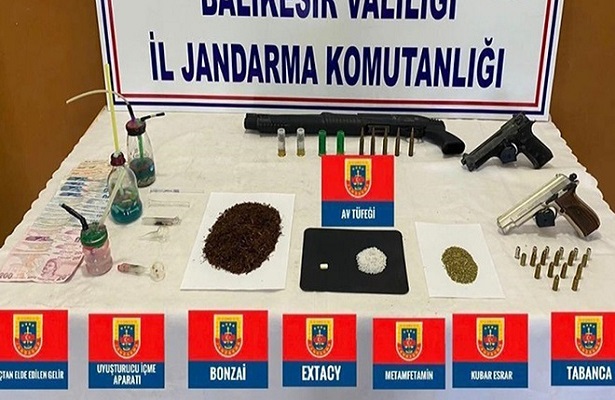 Uyuşturucu satıcısı 6 kişi gözaltına alındı