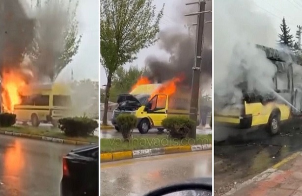 Van’da yolcu minibüsü küle döndü