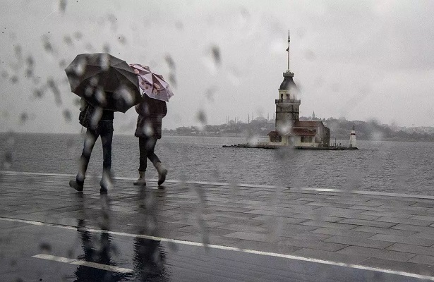 İstanbul için son dakika uyarısı! Valilik saat verdi: Kuvvetli olacak