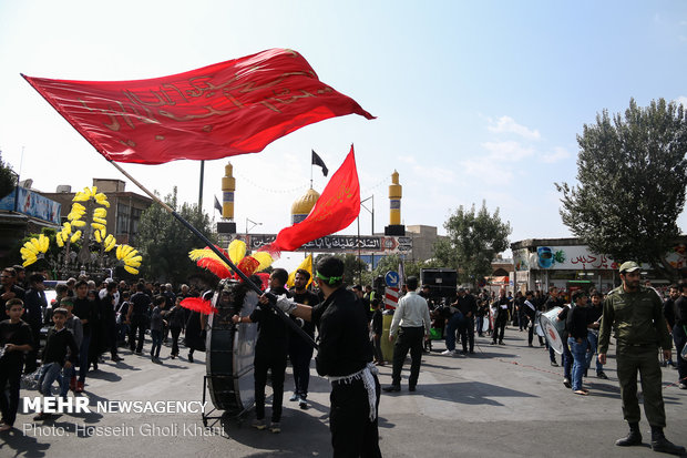 Bugün İran Hz. İmam Hüseyin (a.s) için yasa büründü