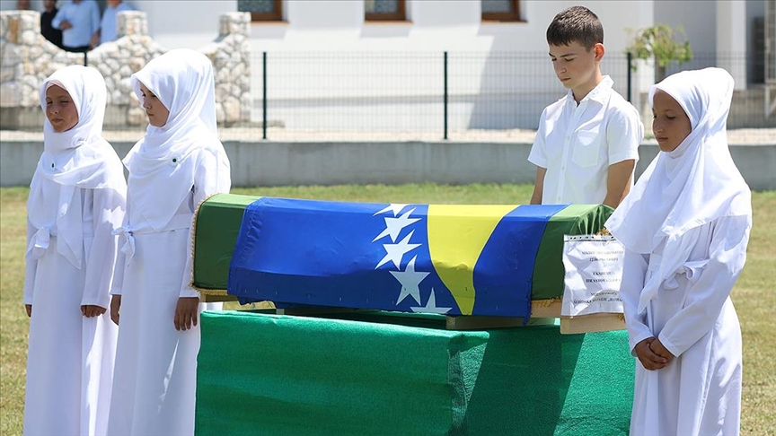 Bosna Hersek’teki savaşta Sırpların öldürdüğü 2 Boşnak sivil daha toprağa verildi