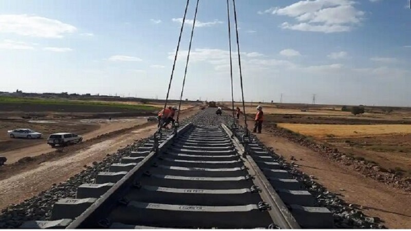 Sudani’nin İran’la ortak demiryolu projesi başlatmak üzere Basra’ya gitmesi