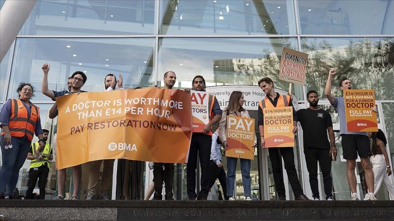 İngiltere’de pratisyen hekimler bu yıl beşinci kez greve gitti