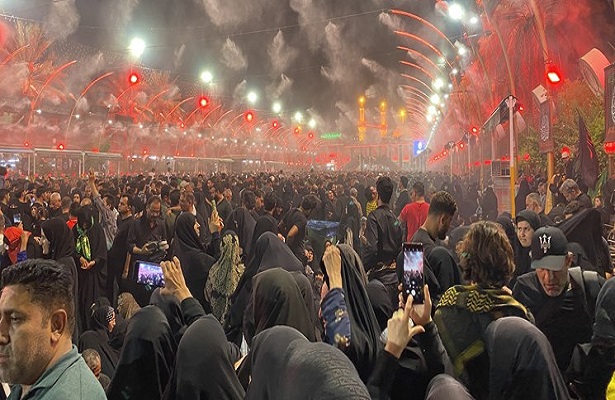 Dün Gece Kerbela Farklı Havaya Büründü