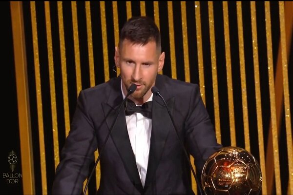 Messi sekizinci kez “Altın Top” ödülünü kazandı