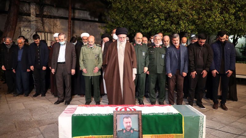 İnkılap Rehberi, Seyyid Razi Musevi’nin Cenaze Namazını Kıldırdı