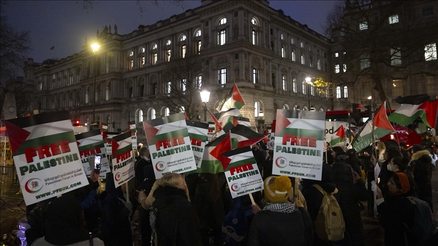 İsrail saldırılarında öldürülen Filistinli çocuklar Londra’da anıldı