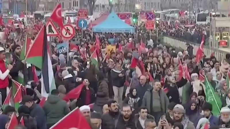 İstanbul’da Şehitlere Rahmet İsrail’e Lanet Mitingi