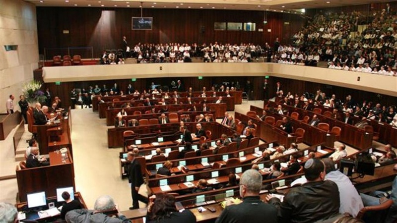 Gazze’deki İsrailli esirlerin yakınları İsrail Meclisini bastı