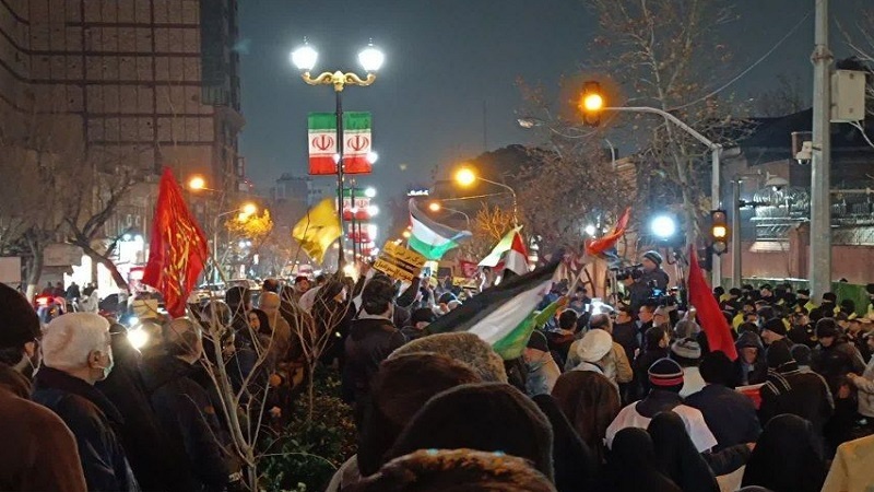 Tahran’da İngiltere Büyükelçiliği önünde protesto mitingi düzenlendi