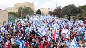 Netanyahu protestoları ve açıklamaları