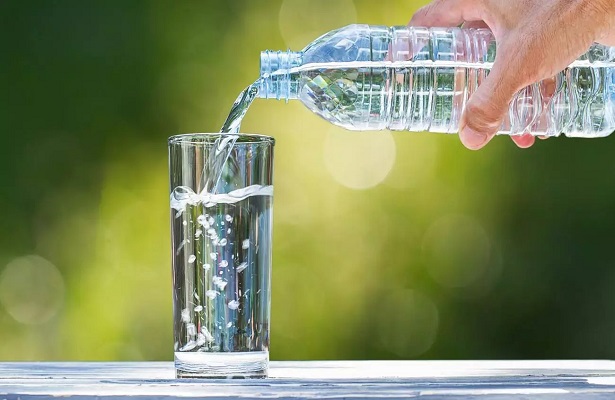 ‘Su içmek kanser yapar’ dedi sosyal medya yıkıldı! Uzmanı açıkadı
