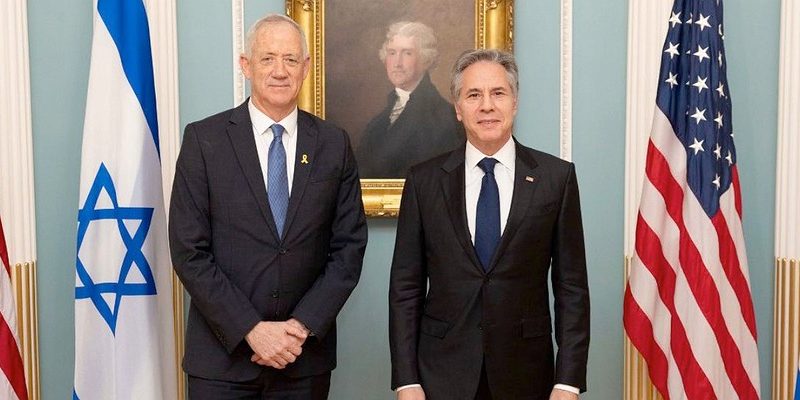 Gantz’ın ABD ziyareti Netanyahu’nun koltuğunu sallıyor